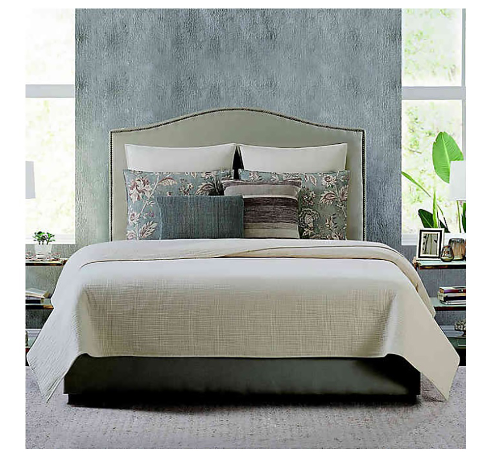 BRIDGE STREET Autumn Matelasse Full/Queen Coverlet in Ivory