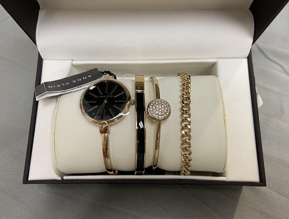 ANNE KLEIN LADIES GOLD TONE AND BLACK WATCH SET