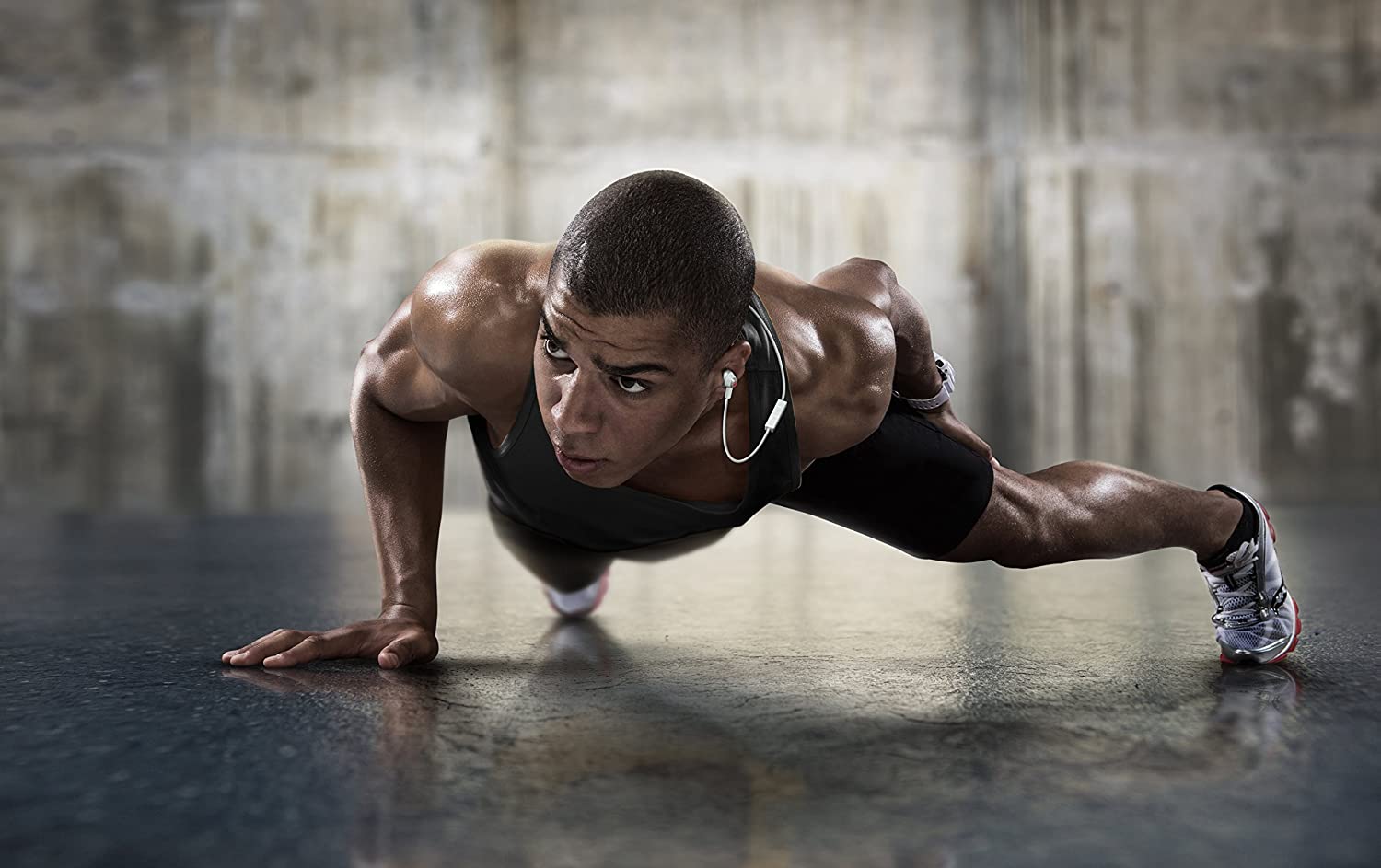 IRONMAN Wireless Sports Earphones in White