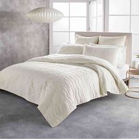 DKNY SUNWASHED REVERSIBLE QUEEN QUILT IN GREY
